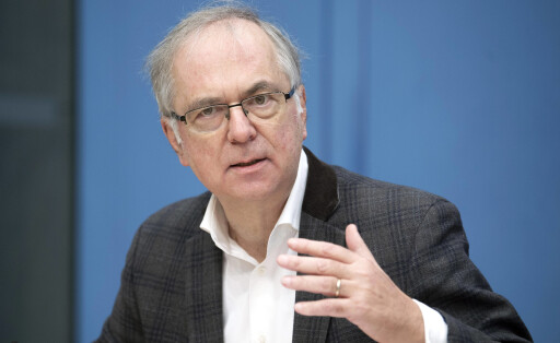 Prof. Dr. Heribert Hirte, Finanzwende DEU, Deutschland, Germany, Berlin, 16.12.2021 Prof. Dr. Heribert Hirte, ehemaliger Bundestagsabgeordneter, CDU, waehrend der Bundespressekonferenz zum Thema Buergerbewegung Finanzwende und Zusammenarbeit im Kampf gegen Finanzkriminalitaet, in Berlin. en: Prof Dr Heribert Hirte, former Member of the Bundestag CDU, during a press call at the Federal Press Conference in Berlin Cooperation, Bundespressekonferenz, concerning in the fight against financial crime in Berlin, Germany *** Prof Dr Heribert Hirte, Finanzwende DEU, Deutschland, Germany, Berlin, 16 12 2021 Prof Dr Heribert Hirte, former Member of the Bundestag, CDU, during a press call at the Federal Press Conference in Berlin Cooperation, Bundespr