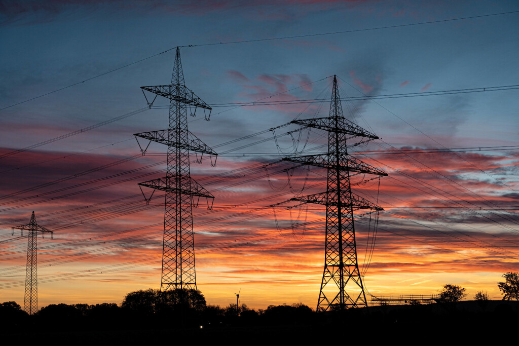 Netzausbau und Energiewende - der Transport von Windenergie vom Norden in den Süden der Bundesrepublik krankt immer noch am schleppenden Ausbau des Stromnetzes.