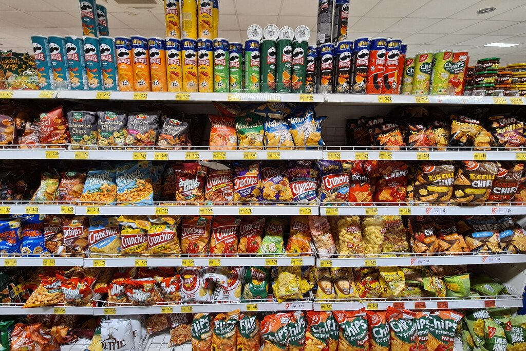 Auch fettige Snacks fallen unter Özdemirs Werbeverbot für Kinder. Bild: Imago / Eibner