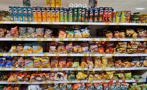 Auch fettige Snacks fallen unter Özdemirs Werbeverbot für Kinder. Bild: Imago / Eibner