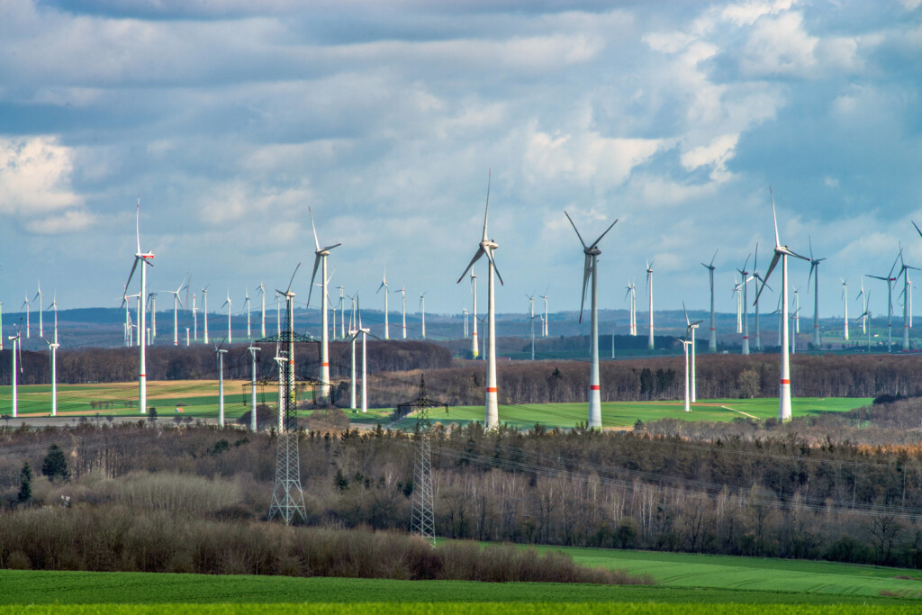 Windpark Sintfeld nahe Paderborn: Die Hersteller hoffen auf schnellere Genehmigungsverfahren.