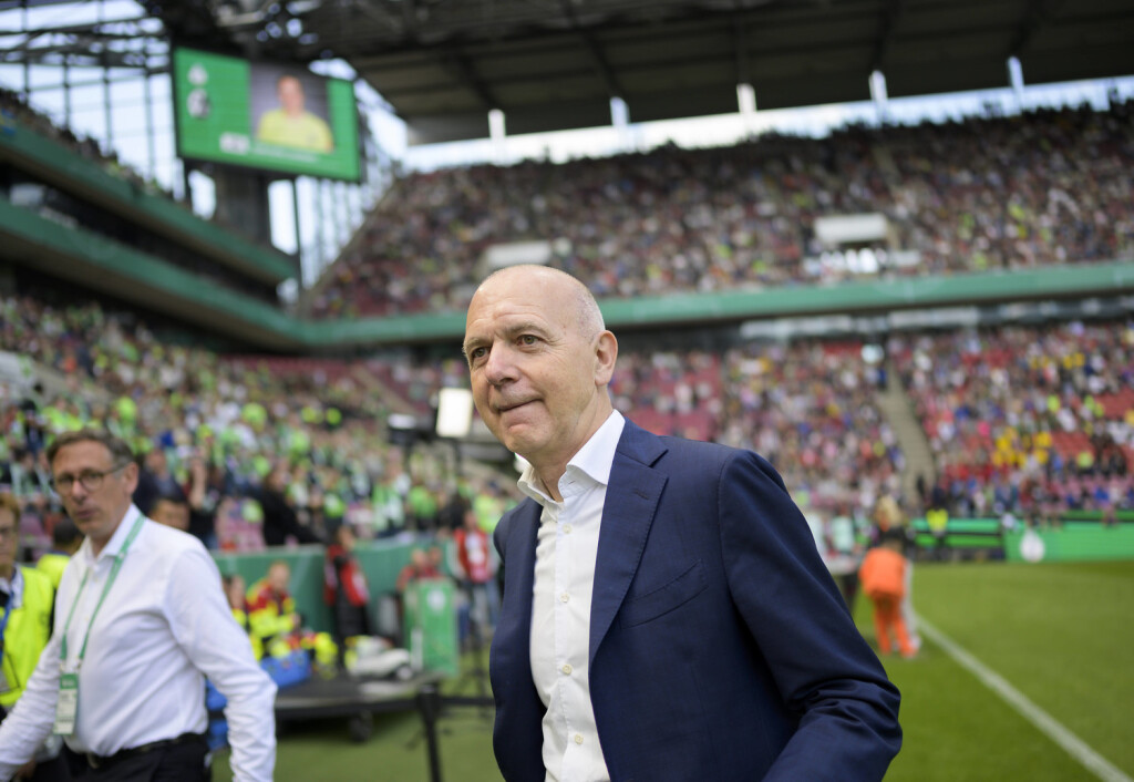 Bernd NEUENDORF GER, DFB Praesident DFB Pokal Finale der Frauen 2023, VfL Wolfsburg WOB - SC Freiburg FR, am 18.05.2023 in Koeln / Deutschland. DFB regulations prohibit any use of photographs as image sequences and/or quasi-video  *** Bernd NEUENDORF GER, DFB Praesident DFB Pokal Finale der Frauen 2023, VfL Wolfsburg WOB SC Freiburg FR , am 18 05 2023 in Koeln Germany DFB regulations prohibit any use of photographs as image sequences and or quasi video Â