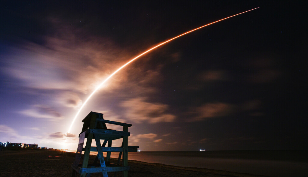 News: Space X Launches 56 Starlink satellites May, 14, 2023 Cocoa Beach, FL, USA Launch of a SpaceX Falcon 9 rocket with another batch of Starlink satellites launched from Launch Complex 40 at Cape Canaveral Space Force Station at 1:03 a.m. EDT Sunday. May 14th. Cape Canaveral Cape Canaveral Space Force Station FL USA, EDITORIAL USE ONLY PUBLICATIONxINxGERxSUIxAUTxONLY Copyright: xMalcolmxDenemarkx 20230514_nbr_usa_020
