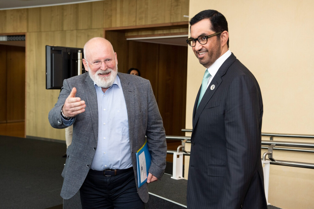 EU-Exekutiv-Vizepräsident und Green-Deal-Kommissar Frans Timmermans empfängt COP28-Präsident Sultan Ahmed Al Jaber in Brüssel.