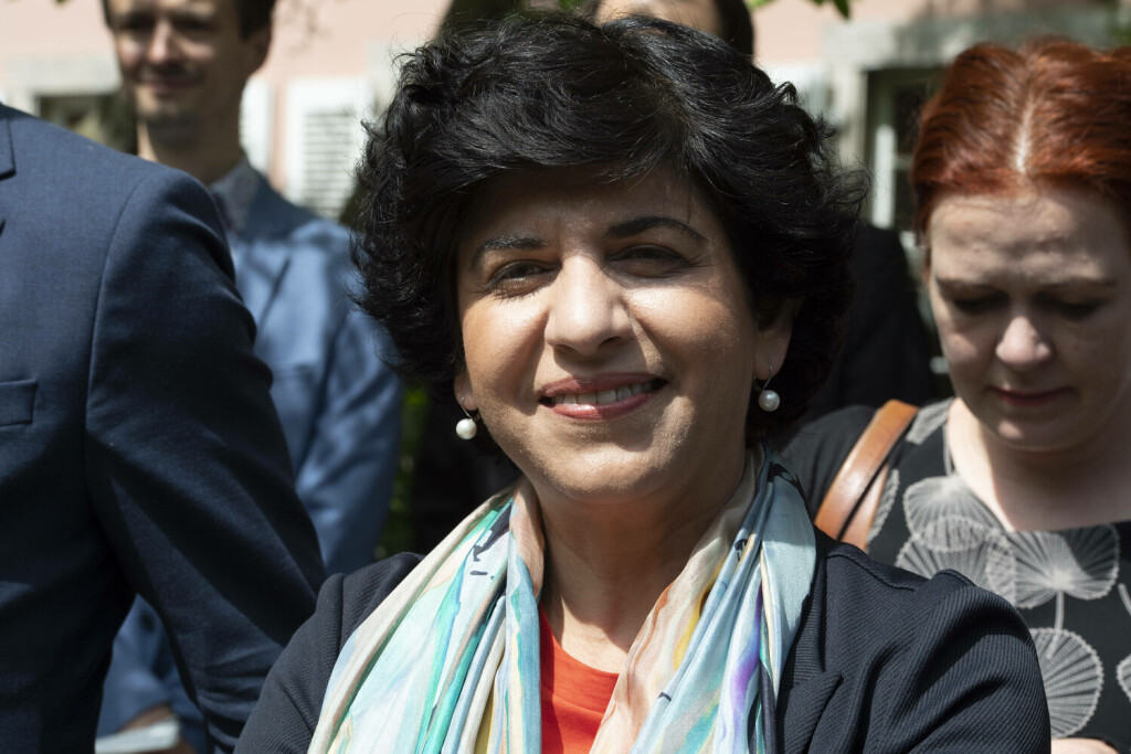 Berivan AYMAZ, MdL, Buendnis 90/die Gruenen, Portraet, Porträt, Portrait, Angeschnittenes Einzelbild, Einzelmotiv, Sondierungsgespraeche zwischen der CDU und Buendnis 90/die Gruenen, Bündnis 90/die Grünen ueber die Bildung einer Koalition in NRW, im Malkasten Duesseldorf am 24.04.2022, *** Berivan AYMAZ, MdL, Buendnis 90 die Gruenen, portrait, portrait, cropped single image, single subject, exploratory talks between the CDU and Buendnis 90 die Gruenen, Bündnis 90 die Grünen about the formation of a coalition in NRW, in the Malkasten Duesseldorf on 24 04 2022 / Bild: IMAGO