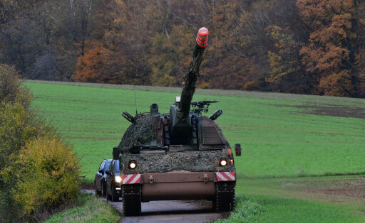 Panzerhaubitze 2000 der Bundeswehr während einer Übung.