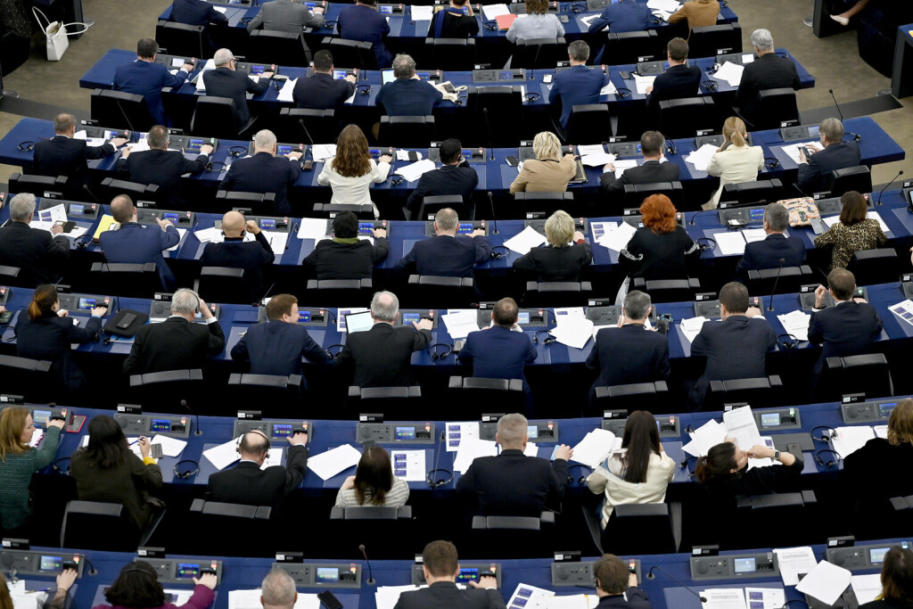 Das versammelte EU-Parlament bei der Wahl eines neuen Vizepräsident des EU-Parlaments. Straßburg, 18.01.2023 Grand Est Frankreich *** The assembled EU Parliament at the election of a new Vice President of the EU Parliament Strasbourg, 18 01 2023 Grand Est France Copyright: xDwixAnoraganingrumx