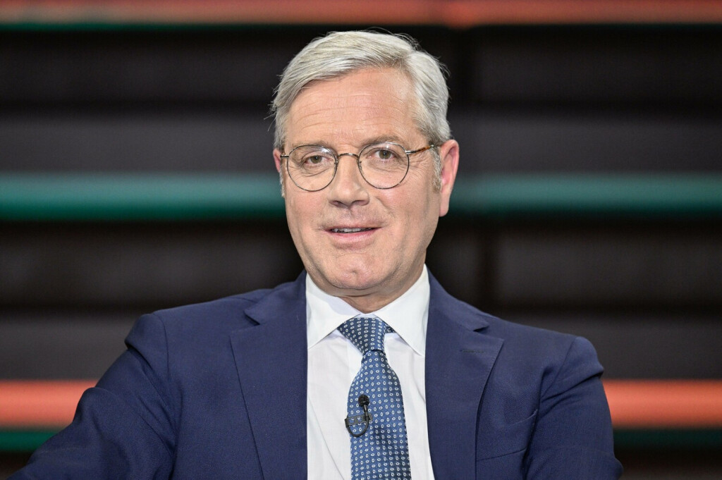 Norbert Röttgen Politiker 05/23 her Norbert Röttgen am 9. Mai 2023 in Markus Lanz , ZDF TV Fernsehen Talkshow Talk Show Deutschland deutsch deutscher Mann CDU Außenpolitikexperte Politik german male politician quer Porträt lächelnd *** Norbert Röttgen politician 05 23 her Norbert Röttgen on 9 May 2023 in Markus Lanz , ZDF TV television talk show talk show Germany German German man CDU foreign policy expert politics German male politician cross portrait smiling