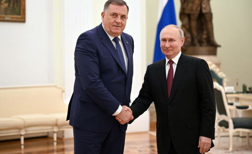 Russia Bosnia Herzegovina 8440767 23.05.2023 President of Republika Srpska Milorad Dodik and Russian President Vladimir Putin shake hands during their meeting at the Kremlin in Moscow, Russia. Alexey Filippov / Sputnik Moscow Russia PUBLICATIONxINxGERxSUIxAUTxONLY Copyright: xAlexeyxFilippovx