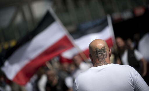 Rechtsextremismus Symbolbild
Hess-Gedenkmarsch DEU, Deutschland, Germany, Berlin, 19.08.2017 Rechte und neofaschistische Teilnehmer mit tatto Wolf auf seiner Glatze am Gedenkmarsch rechter Gruppen und Organisationen zum 30. Jahrestag vom Tod von Adolf Hitler s Stellvertreter Rudolf Hess unter dem Motto Mord verjaehrt Nicht in Berlin Spandau. Right-wing demonstrators with tattoo of a wolf on his head during a demonstration and neo-Nazi march of German right-wings organisations on the occasion of the 30th anniversary of the death of Hitler s substitute Rudolf Hess in Berlin-Spandau, Germany. Hess was convicted as a war criminal and served his sentense at the war criminal prison in Berlin Spandau, where he committed suicide 1987
Bild: Imago