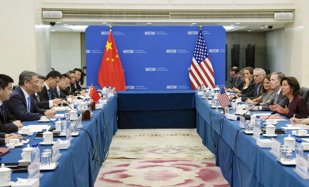U.S.-China talks U.S. Secretary of Commerce Gina Raimondo far R and Chinese Commerce Minister Wang Wentao 2nd from L hold talks in Beijing on Aug. 28, 2023. Pool photo PUBLICATIONxINxAUTxBELxBIHxBULxCZExDENxESTxFINxFRAxGEOxGERxGRExHUNxISLxIRLxITAxLATxLTUxLUXxLIExMKDxNORxPORxPOLxROUxSVKxSUIxSRBxSLOxESPxTURxUKxUAExONLY A14AA0001804432P