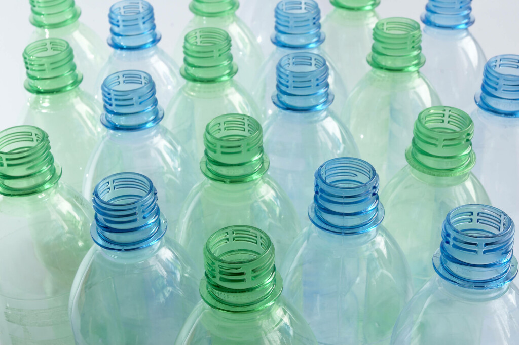 close up of plastic bottle on white background Copyright: xZeljkoxxBozicx/xDesignxPicsx , 30999958 PUBLICATIONxINxGERxSUIxAUTxONLY Copyright: ZeljkoxxBozicx/xDesignxPics 30999958