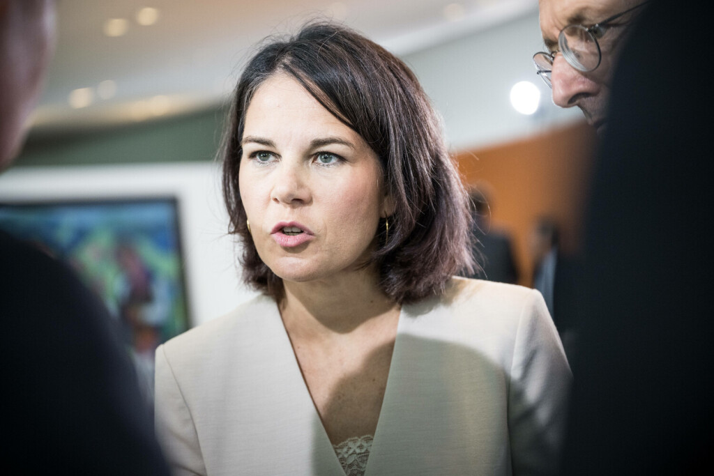 News Bilder des Tages Aussenministerin Annalena Baerbock Die Gruenen am 16.08.23 bei der Kabinettsitzung der Bundesregierung im Kanzleramt in Berlin. Foto: bildgehege Kabinettsitzung der Bundesregierung *** Foreign Minister Annalena Baerbock The Greens on 16 08 23 at the cabinet meeting of the federal government in the Chancellery in Berlin photo bildgehege cabinet meeting of the federal government