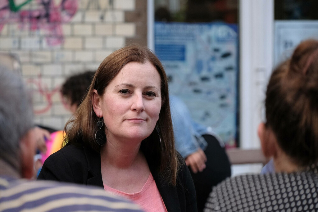 xkhx Kassel, Wissler & Rackete treffen Betriebsrat des VW-Werks Baunatal Bild zeigt Parteivorsitzende der LINKEN, Janine Wissler *** xkhx Kassel, Wissler Rackete meet works council of VW plant Baunatal Picture shows party leader of the LEFT, Janine Wissler KH
