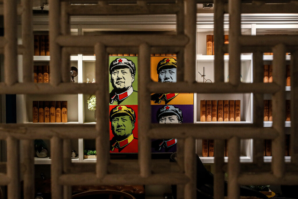 October 31, 2022, Hong Kong, Hong Kong, Hong Kong: Portraits of Mao Zedong are seen at a pro-China hotel, following the 20th National Congress of the Chinese Communist Party where Chinese Xi Jinping attended. Hong Kong Hong Kong - ZUMAs313 20221031_zip_s313_001 Copyright: xDanielxCengxShou-Yix