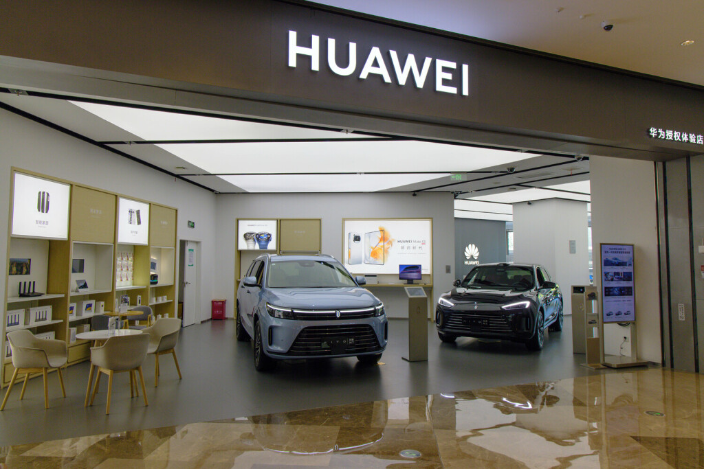 CHONGQING, CHINA - AUGUST 09: An AITO M5 SUV and an AITO M7 SUV are displayed for sale at a Huawei store on August 9, 2023 in Chongqing, China. PUBLICATIONxNOTxINxCHN Copyright: xVCGx 111449039478
