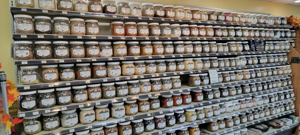 Syndication: Pocono Record Earthlight Natural Foods Market s section of herbs and spices sold in bulk. , EDITORIAL USE ONLY PUBLICATIONxINxGERxSUIxAUTxONLY Copyright: xMariaxFrancisx USATSI_21475650