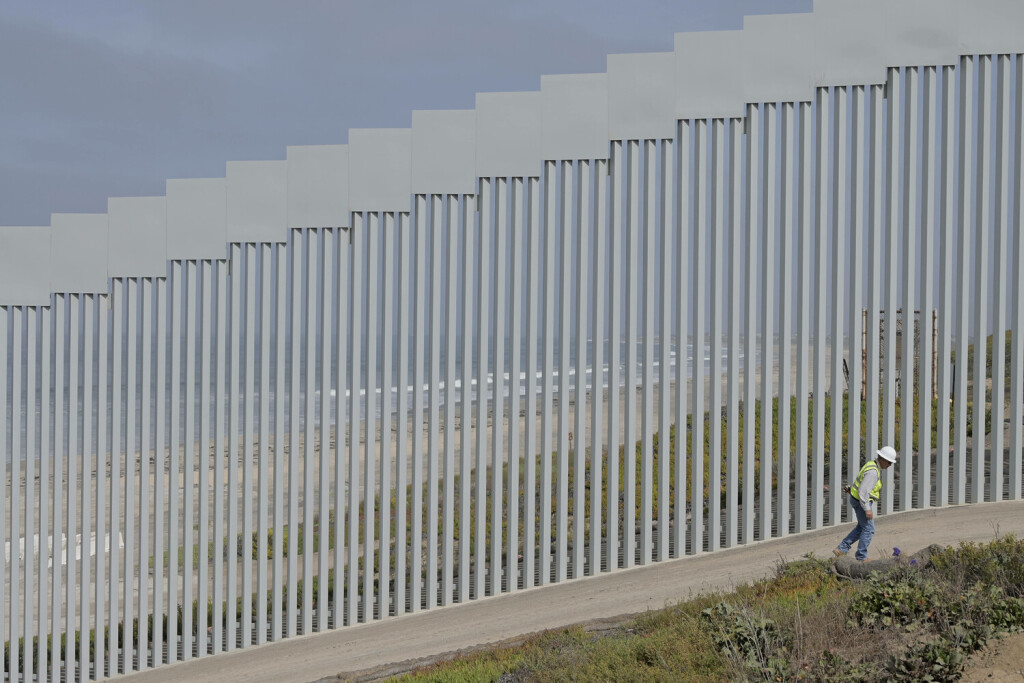 Letztes Hindernis vor dem Asylantrag: die Grenze zwischen Mexiko und den USA. Im Bild: der neue Grenzzaun in Tijuana.