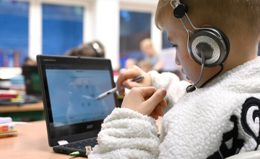 Gesamtschule Weitblick erhaelt Digitalausstattung von Westenergie *** NUR FUeR REDAKTIONELLE ZWECKE *** EDITORIAL USE ONLY ***<p>Schuelerinnen und Schueler arbeiten am Freitag den 02.Dezember 2022, mit Computern im Digitalen Unterricht an der Gesamtschule Weitblick in Isselburg. Die Westenergie hat eine Klasse der Gesamtschule mit Notebooks ausgestattet. Deutschland Isselburg Copyright: ThorstenxLindekamp *** Comprehensive school Vision receives digital equipment from west energy *** ONLY FOR EDITORIAL PURPOSE *** EDITORIAL USE ONLY *** P Schoolgirls and Students Work on Friday the 02 December 2022, with Computers at digital Lessons to the Comprehensive school Vision in Isselburg the west energy has a Class the Comprehensive school wit Copyright: ThorstenxLindekamp doc7nve7y9bsns31loab9b EDITORIAL USE ONLY