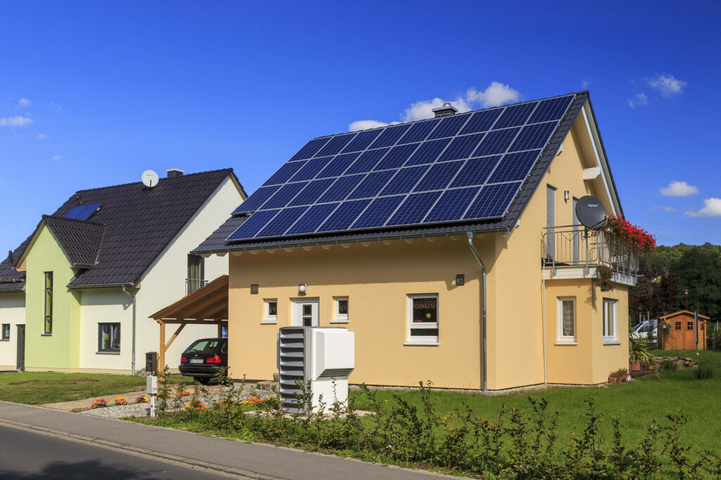 Luftwärmepumpe an Niedrigenergiehaus