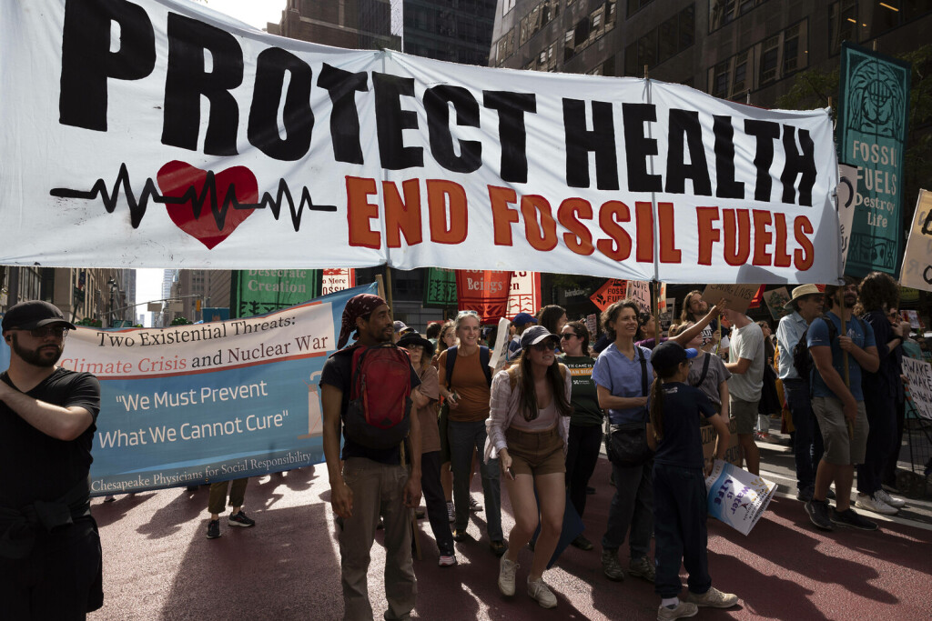September 17, 2023, New York, New York, USA: A banner reads Protect Health End Fossil Fuels. Led by Indigenous communities an estimated 75,000 people march through midtown Manhattan to the United Nations calling for President Biden to end to fossil fuels. The march precedes the upcoming UN Climate Ambition Summit. New York USA - ZUMAr174 20230917_znp_r174_099 Copyright: xGinaxMxRandazzox