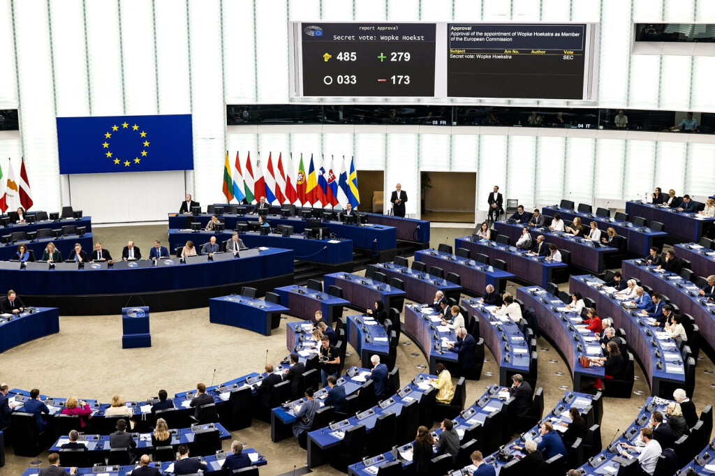 STRASBOURG - The European Parliament during the vote on the appointment of Wopke Hoekstra as European Commissioner. ANP RAMON VAN FLYMEN netherlands out - belgium out PUBLICATIONxINxGERxSUIxAUTxONLY Copyright: xx x480288886x originalFilename: 480288886.jpg