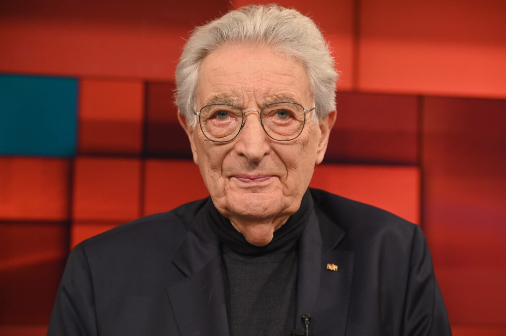 Politiker Gerhart Baum, FDP, Rechtsanwalt, ehem. Bundesinnenminister 1978-1982, zu Gast in der ARD Talkshow Hart aber Fair mit dem Thema Der Weg der Gewalt: Kann das Sterben in Nahost gestoppt werden *** Politician Gerhart Baum, FDP, lawyer, former Federal Minister of the Interior 1978 1982, guest on the ARD talk show Hart aber Fair with the topic Der Weg der Gewalt Can the dying in the Middle East be stopped