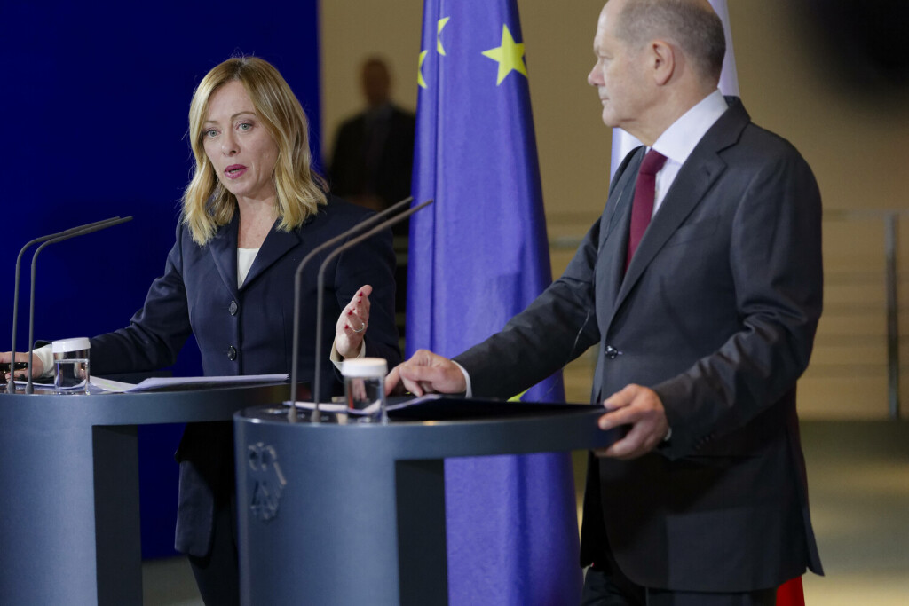 Georgia Meloni Olaf Scholz 2023-11-22 - Deutschland, Berlin - Gemeinsame Pressekonferenz von Bundeskanzler Olaf Scholz SPD und der Ministerpräsidentin der Republik Italien, Georgia Meloni, im Kanzleramt anlässlich der deutsch-italienischen Regierungskonsultationen. *** Georgia Meloni Olaf Scholz 2023 11 22 Germany, Berlin Joint press conference by Federal Chancellor Olaf Scholz SPD and the Prime Minister of the Republic of Italy, Georgia Meloni, at the Chancellery on the occasion of the German-Italian intergovernmental consultations