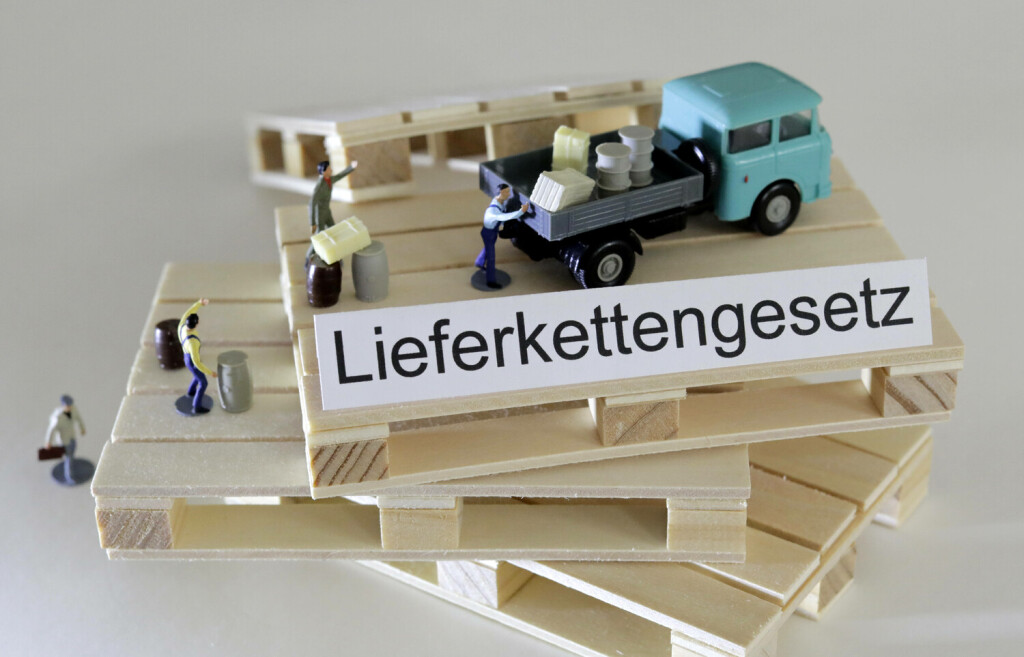 Symbolfoto zum Thema Lieferkettengesetz, DEU, Berlin, 24.02.2021 *** Symbol photo on the subject of supply chain law, DEU, Berlin, 24 02 2021