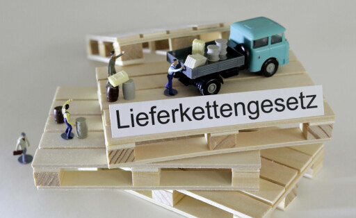 Symbolfoto zum Thema Lieferkettengesetz, DEU, Berlin, 24.02.2021 *** Symbol photo on the subject of supply chain law, DEU, Berlin, 24 02 2021
