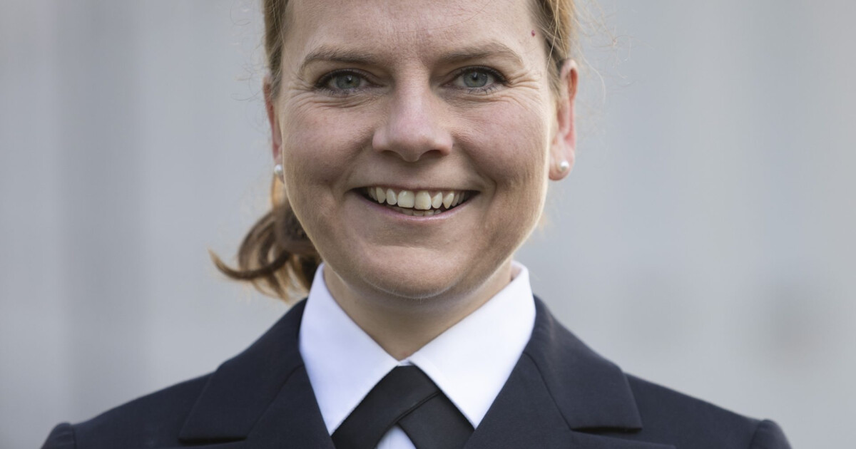 Jessica Ritter – Gleichstellungsbeauftragte bei der Marine • Table ...